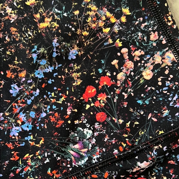 Lululemon Wunder Under Crop II (Special Edition) *Scallop 24" size 8 - Picture 8 of 11